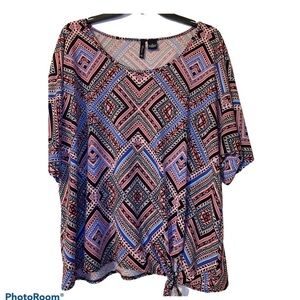 3/$15 Ladies multi color very flattering top